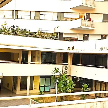 Bom Al Apartment *