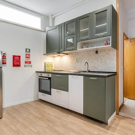 Bom Al Apartment *